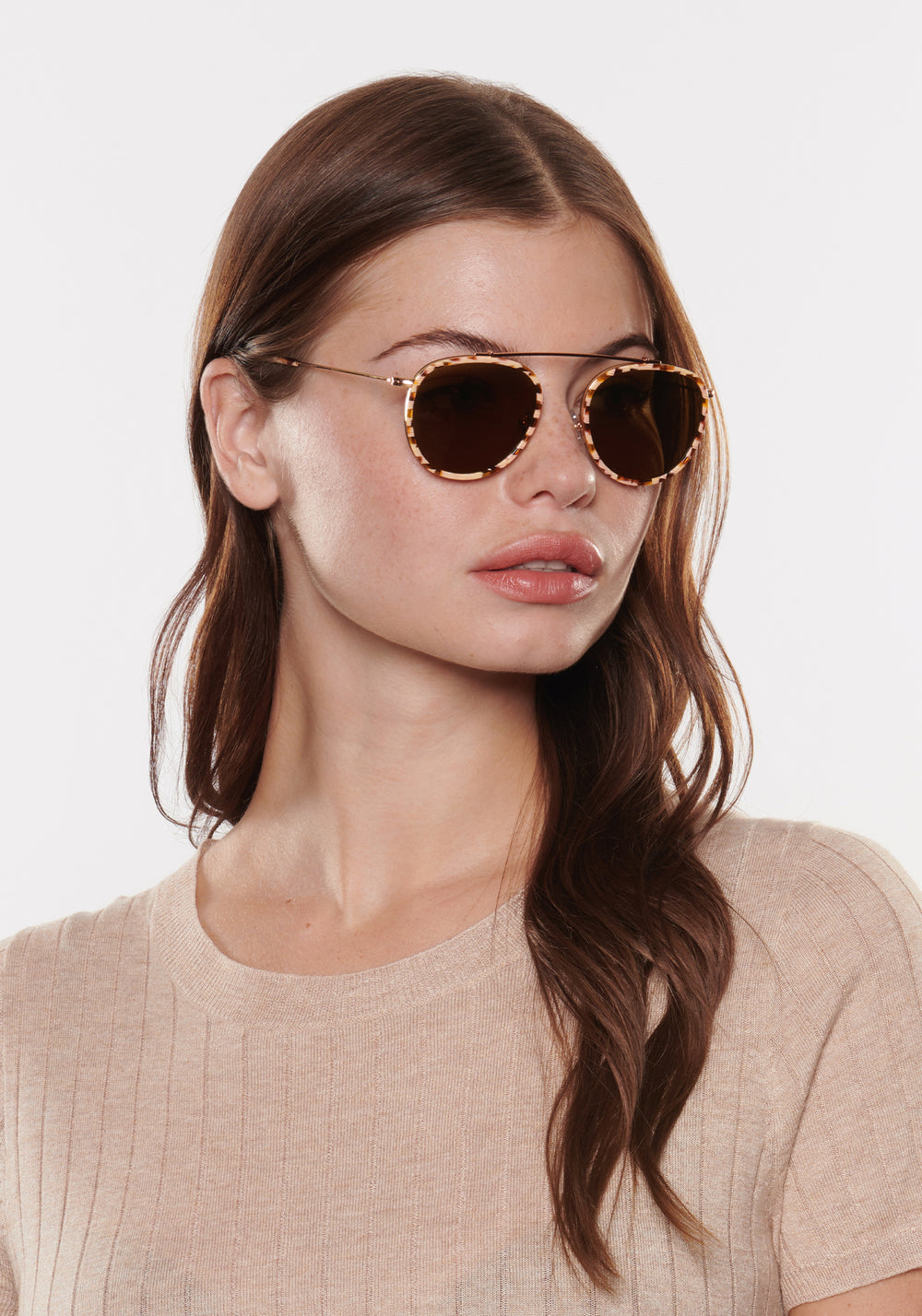 KREWE - Designer Single Bar Aviator Sunglasses - CHARTRES | Caffe Dolce 18K Handcrafted, luxury brown and white checkered acetate sunglasses. Similar to Oliver Peoples sunglasses, moscot sunglasses womens model | Model: Katie