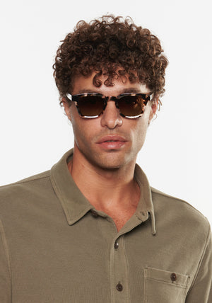 HARRISON | Malt Polarized Handcrafted, brown tortoise square polarized acetate KREWE sunglasses mens model | Model: Miguel